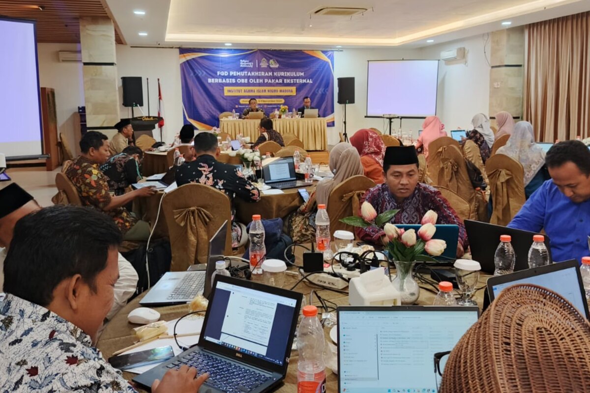 FGD Pemutakhiran Kurikulum Program Studi Berbasis OBE di IAIN Madura