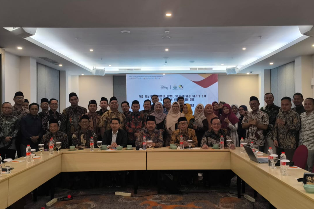 Rektor UIN Madura membuka FGD Dokumen SPMI, Sosialisasi SAPTO 2.0, dan Penyelarasan Kurikulum OBE di HARRIS Hotel and Conventions Malang